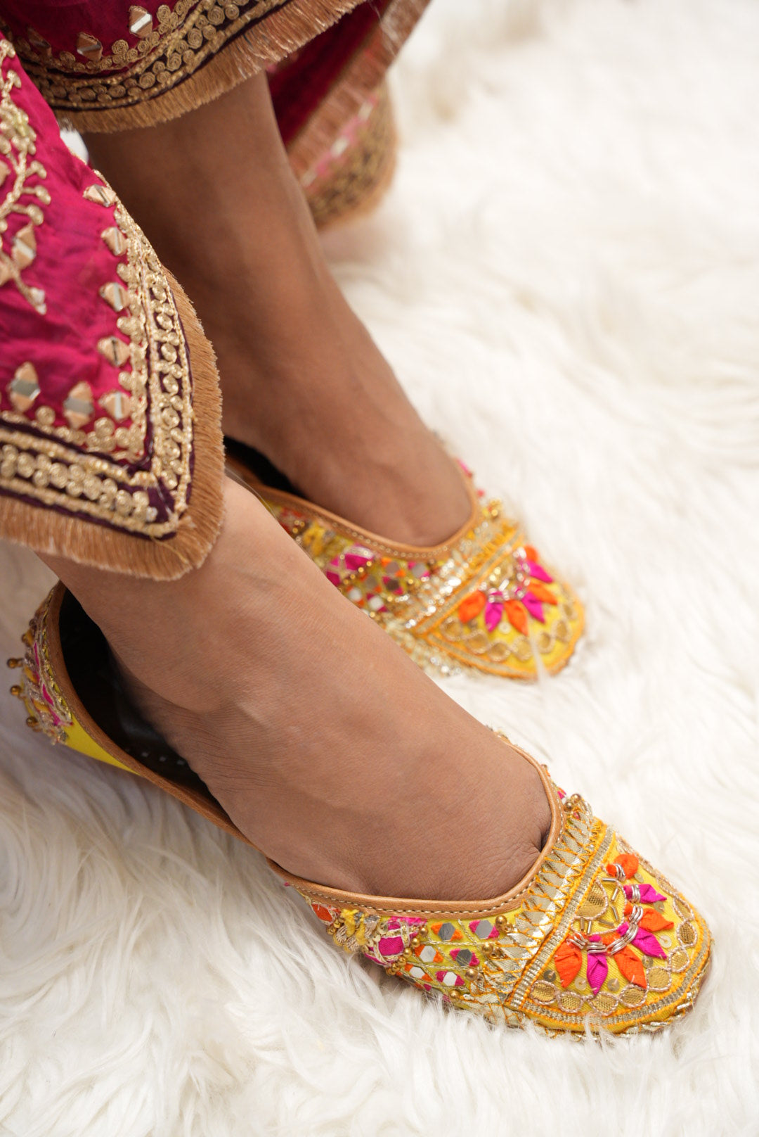 Rangmanch Yellow Juttis