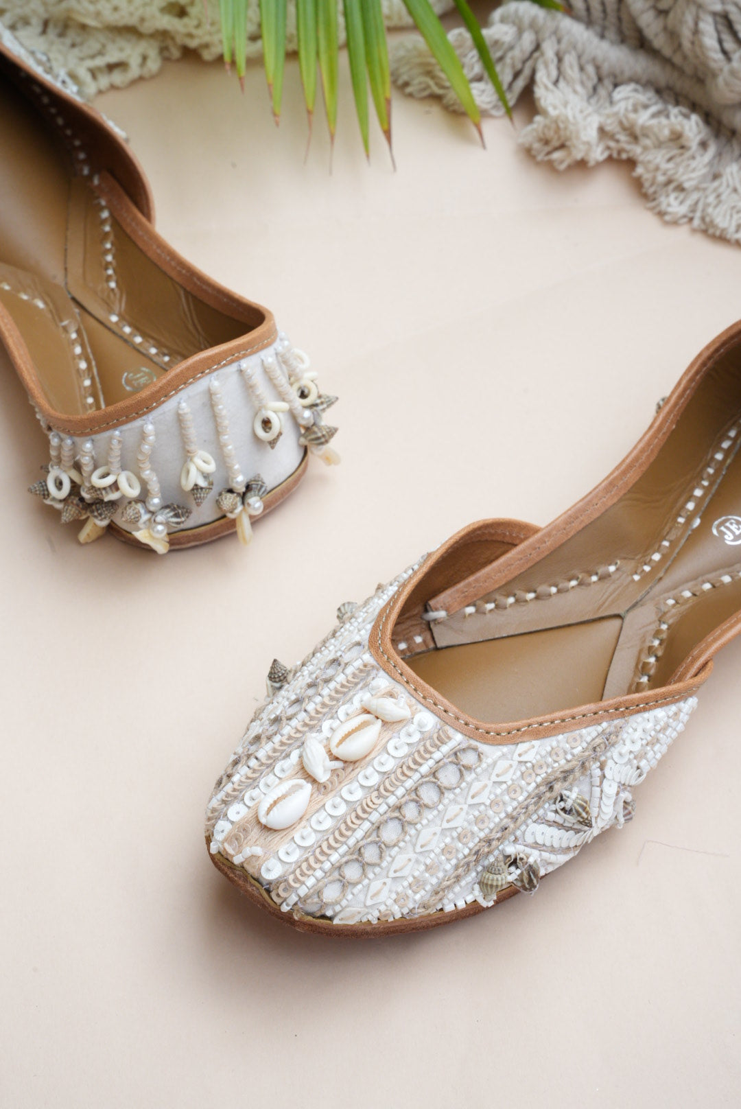 Maham Off White Shells Mojaris