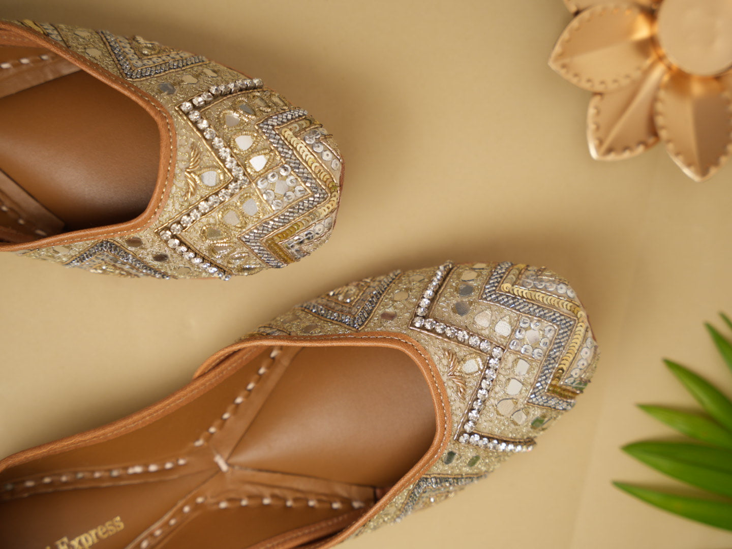 Whispering Gold Mirror Juttis