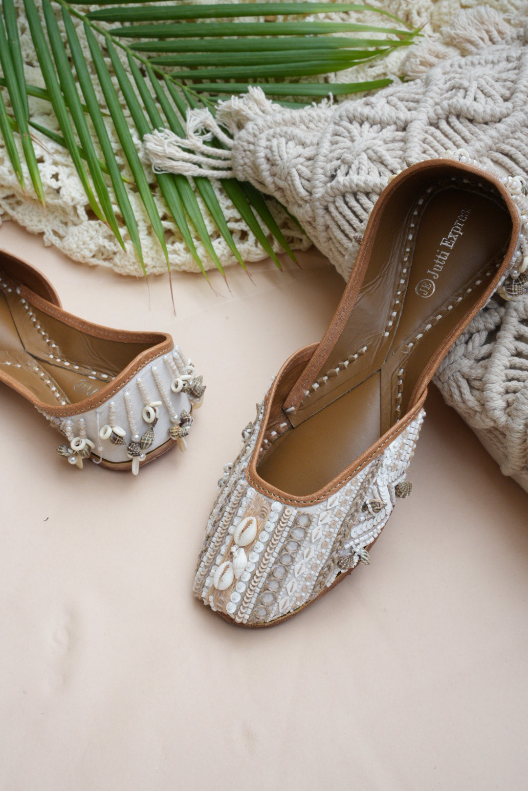 Maham Off White Shells Mojaris