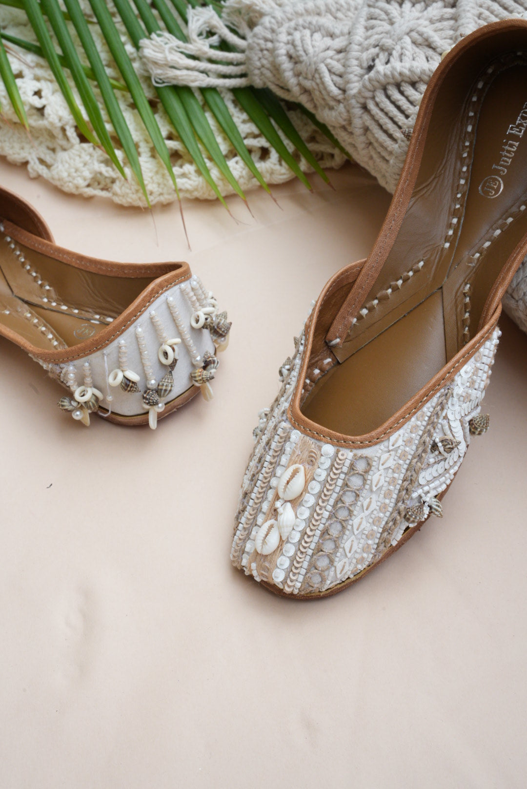 Maham Off White Shells Mojaris