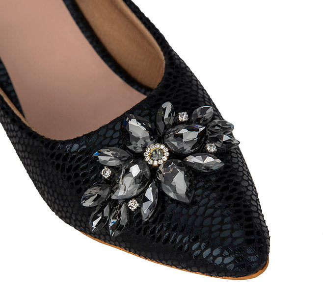 Black Women Pumps with Brooch